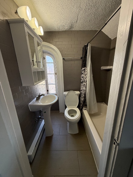 Building Photo - 406 N Loudoun St