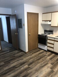 Building Photo - Fairway Court