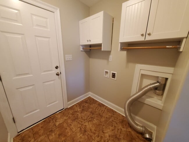 Building Photo - 486 Bell Cir