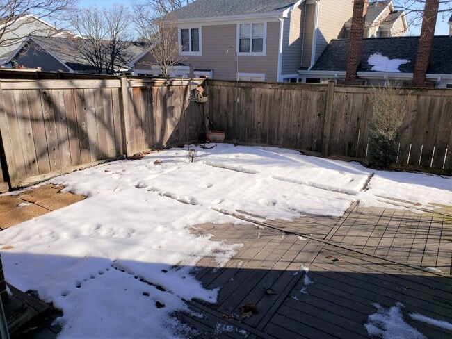 Building Photo - 107 Sumac Ln