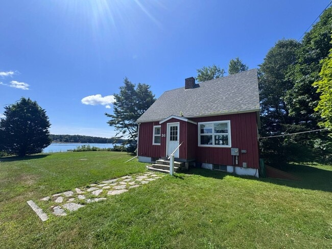 Building Photo - 2BR WATERFRONT OASIS RETREAT Webb Field Rd