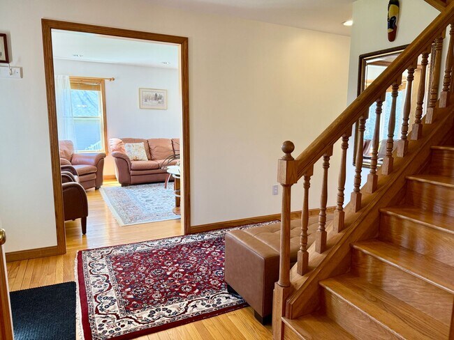 Building Photo - Meticulously Maintained 3BD/2.5BA Home in Quiet Westbrook Neighborhood!