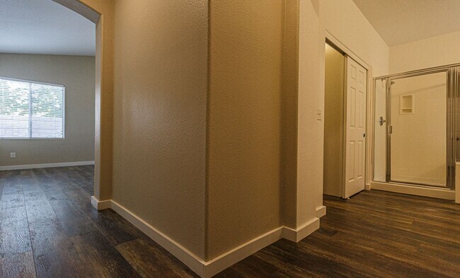 Building Photo - 1344 Temporale Dr