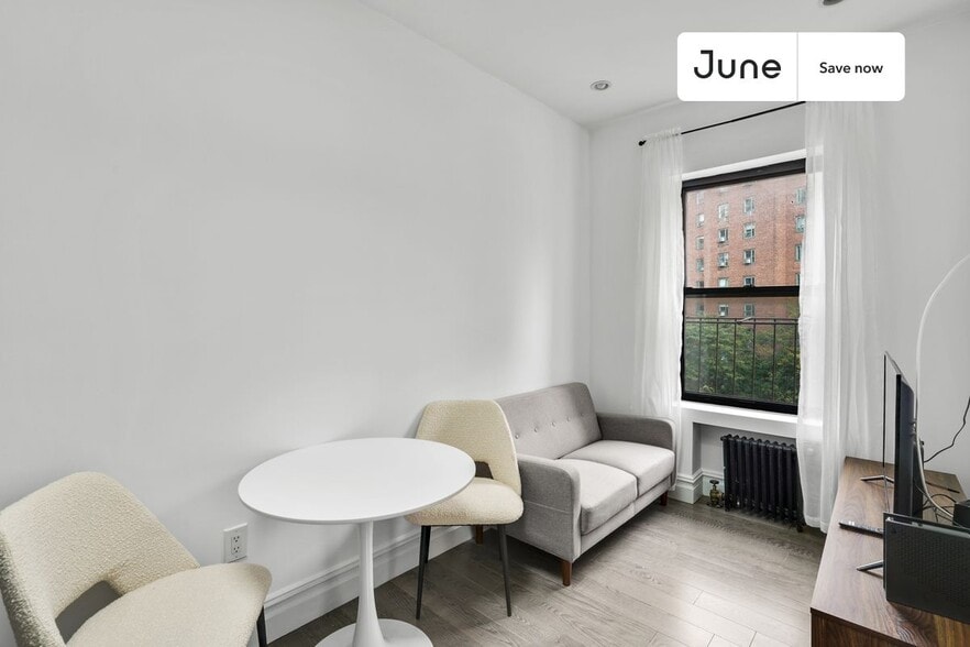 Building Photo - 345 E 21st St