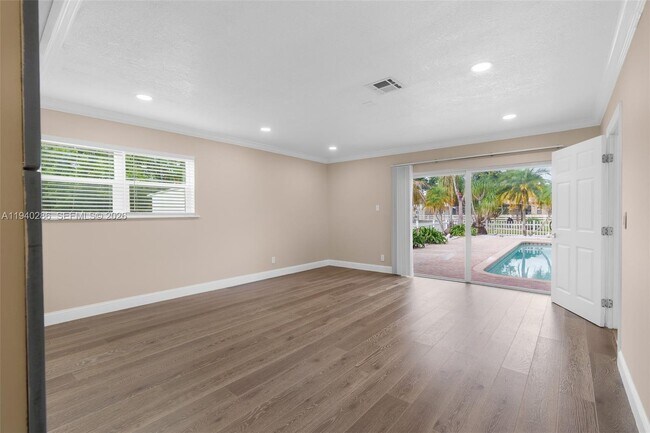 Building Photo - 7601 NW 82nd Terrace