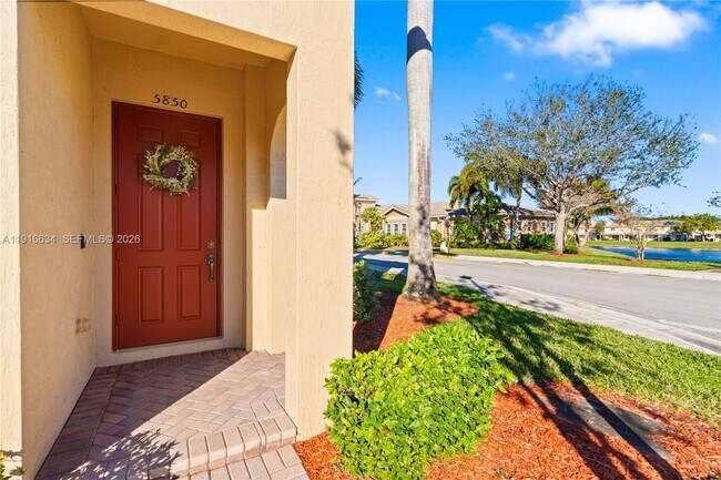 Building Photo - 5850 Hampton Hills Blvd