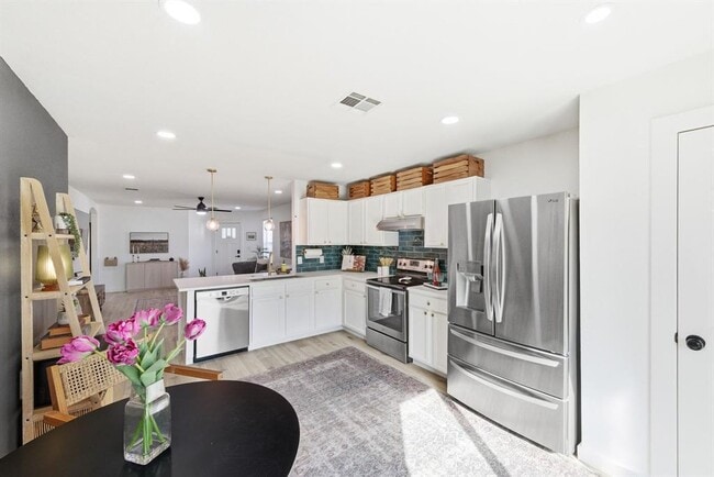 Building Photo - 5905 Los Dios Pl