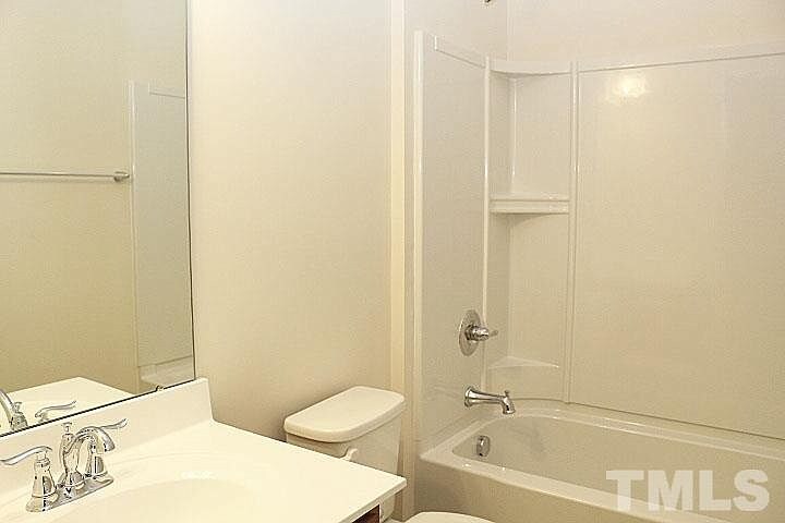 Building Photo - Room in Townhome on Suffield Way