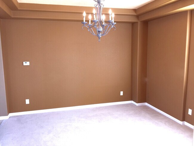 Building Photo - Stunning 4 Bedroom Home In Cross Creek area of Aurora