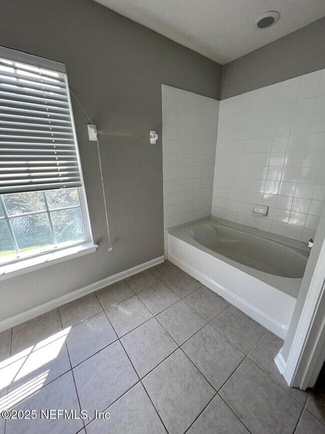 Building Photo - 3738 Windmaker Way