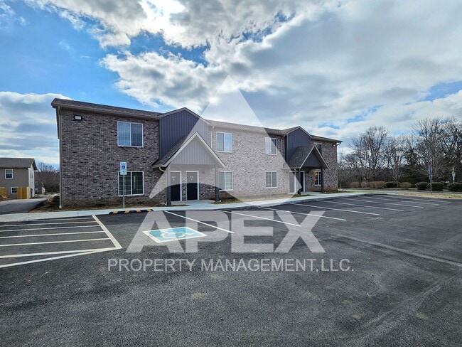 Building Photo - AVALON TOWNHOMES – LIKE NEW - 2 Bd/2.5 Ba Townhome off Topside Road with convenient access to Mar...