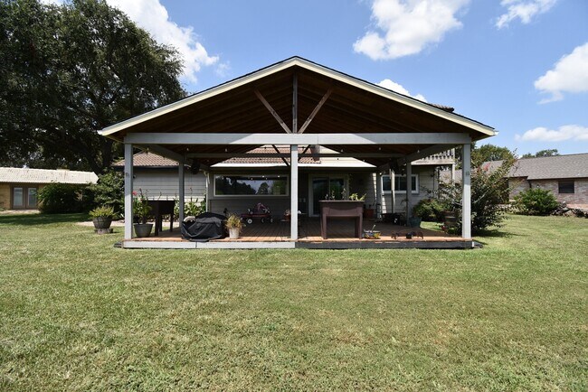Building Photo - 6003 Long Leaf Dr