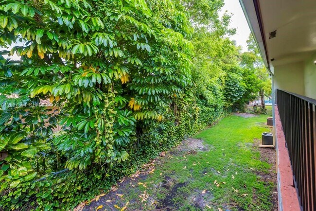 Building Photo - 3100 Coral Springs Dr