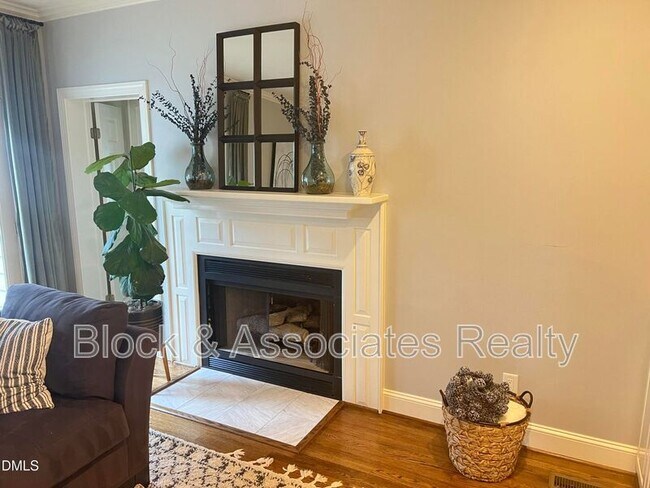 Building Photo - 2200 Misskelly Dr