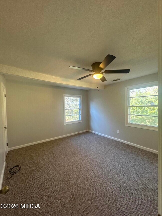 Building Photo - 3823 St Charles Pl