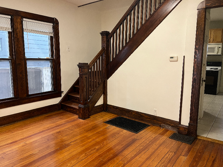 Building Photo - 2310 E 12th St