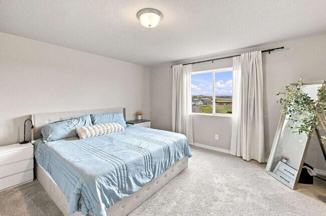 Building Photo - Beautiful 2025-Built 5 Bedroom Home with Finished Walk-Out Basement