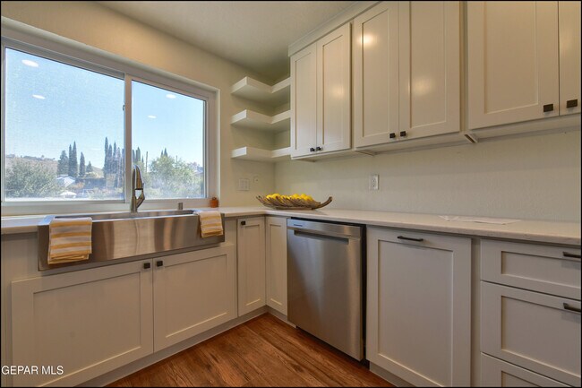 Building Photo - 3609 Okeefe Dr