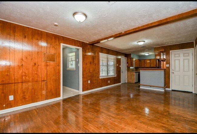 Building Photo - 5510 Ricky St