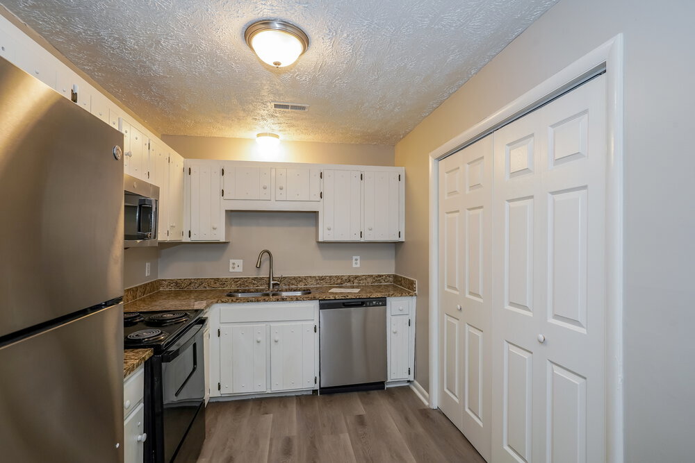 Building Photo - 833 Netherlands Dr