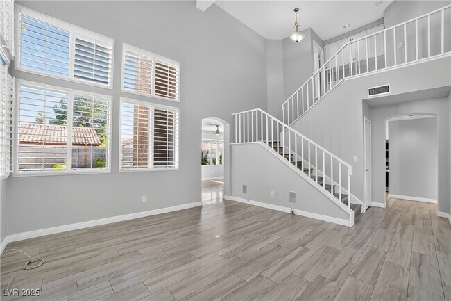 Building Photo - 636 Thornewood Pl