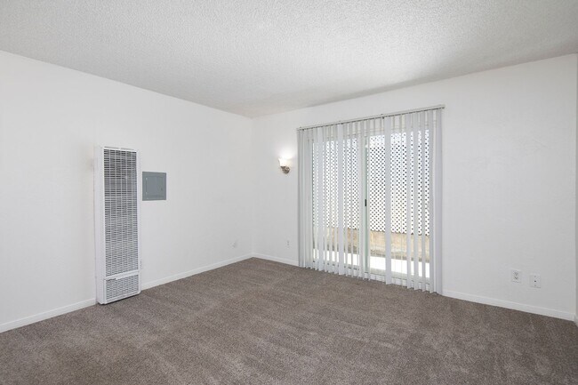 Building Photo - 1 Bedroom in Carlsbad with Covered Parking...