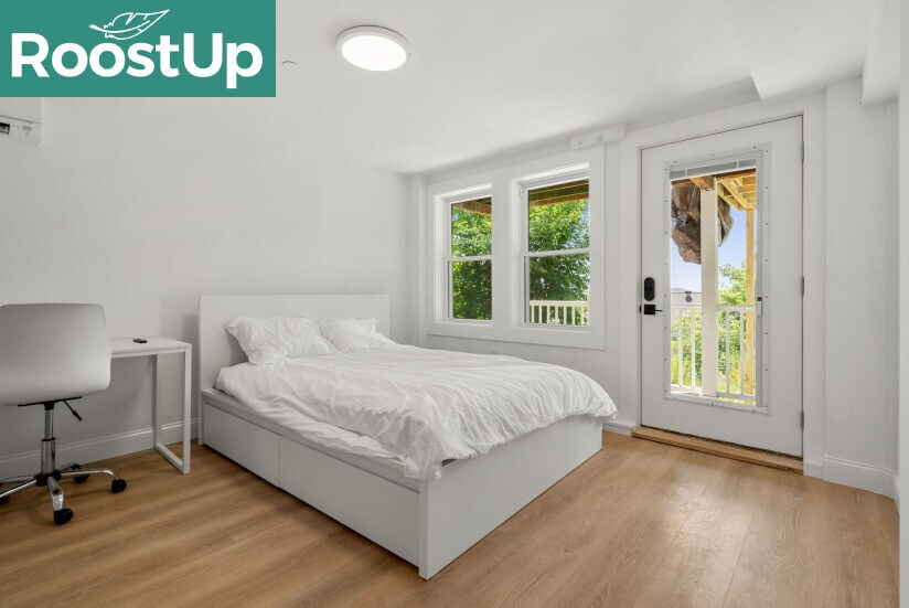Building Photo - RoostUp Furnished Private Bedroom with Pri...