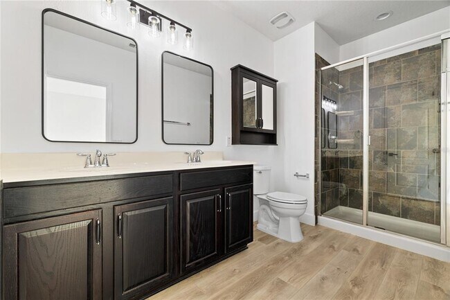 Building Photo - 7819 Hardenton St