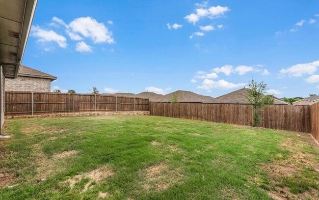 Building Photo - 2329 Briscoe Rnch Dr