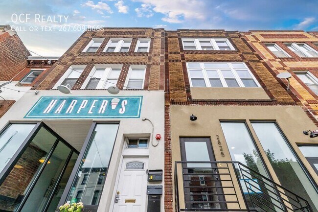 Building Photo - 2825 W Girard Ave