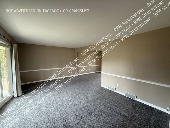 Building Photo - 5283 Rostraver Ct