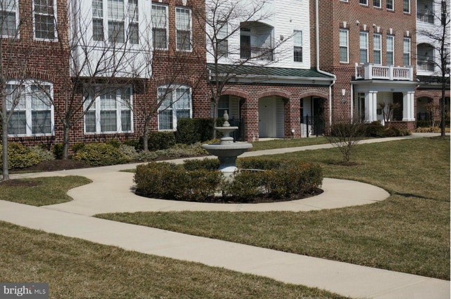 Building Photo - 5801 Clipper Ln