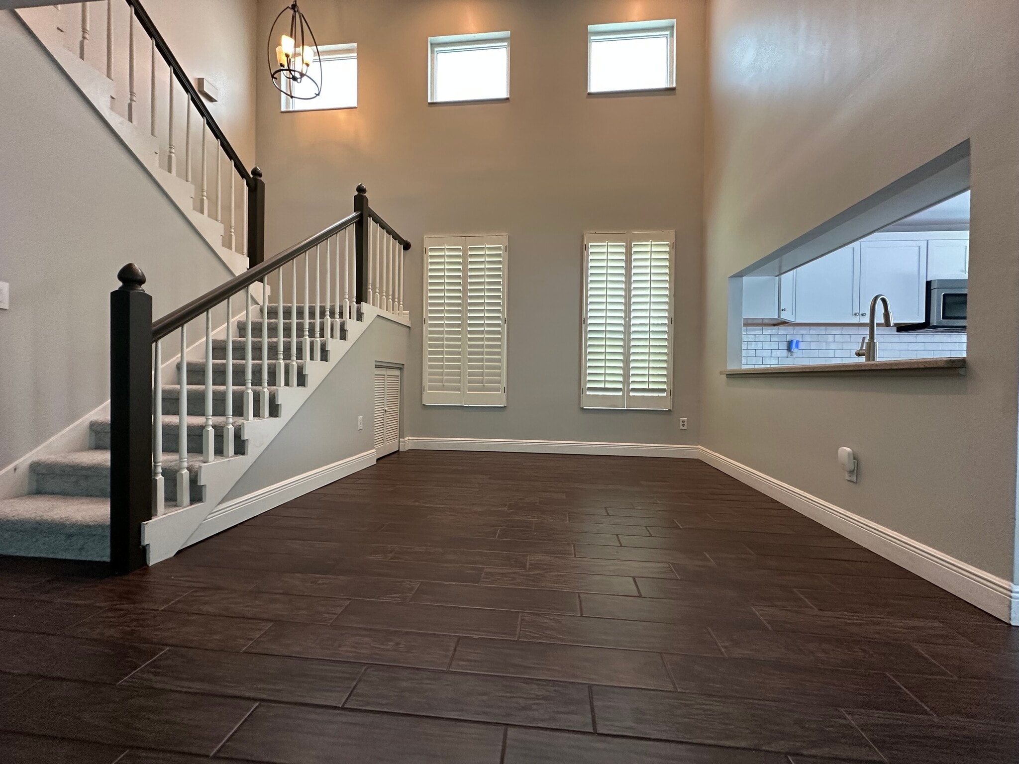 Dining Room - 3403 W Granada St