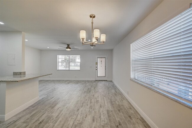 Building Photo - 87 Normandy Ln