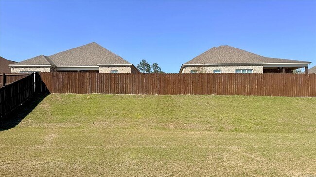 Building Photo - 1219 McClain Dr