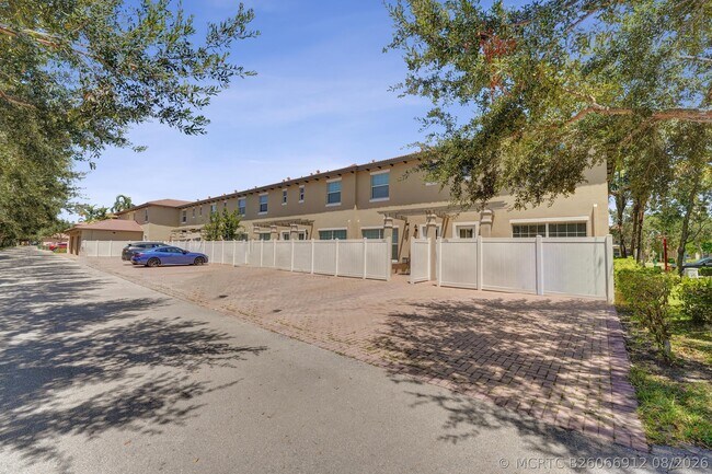 Building Photo - 1326 SW 147th Ter