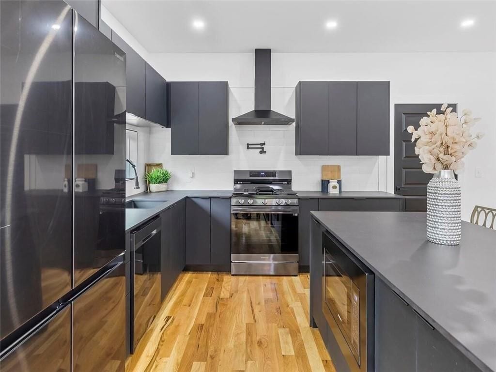 Building Photo - 1065 Hubbard St SW