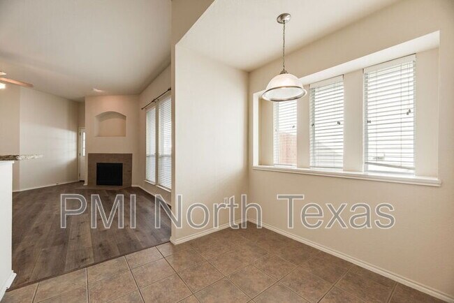 Building Photo - 9705 Meadow Rue Dr