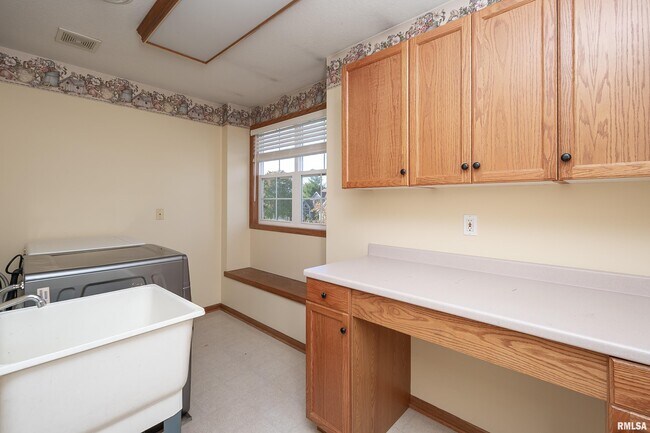 Building Photo - 4005 Raleigh Ave