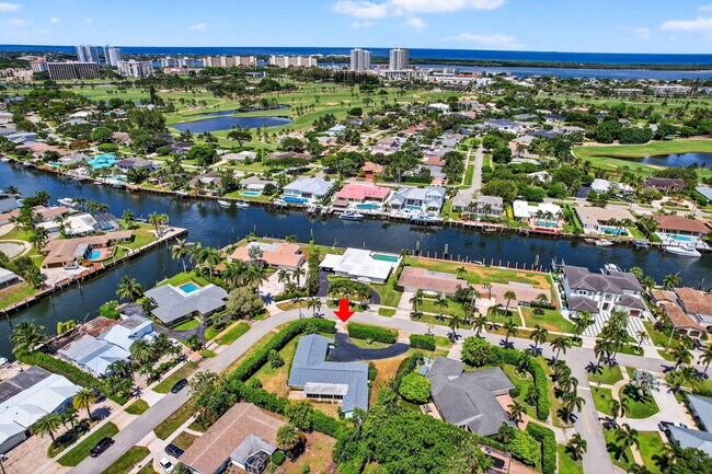 Building Photo - 905 Shore Dr