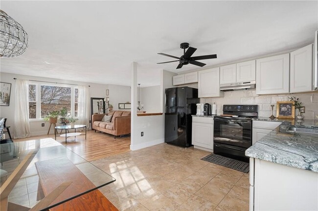 Building Photo - 40 Paolino St