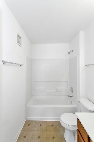 Building Photo - 136 Bertram Dr