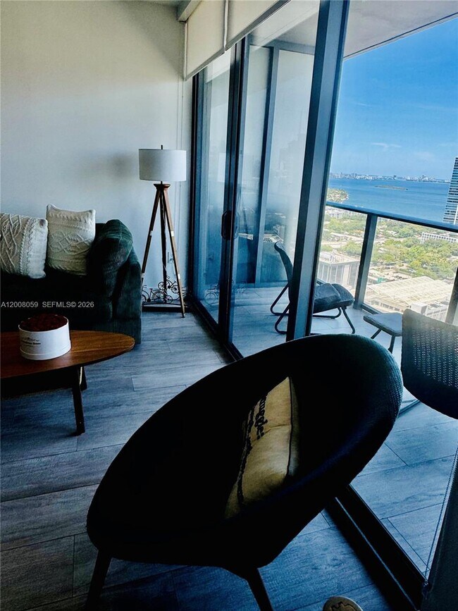 Building Photo - 121 NE 34th St