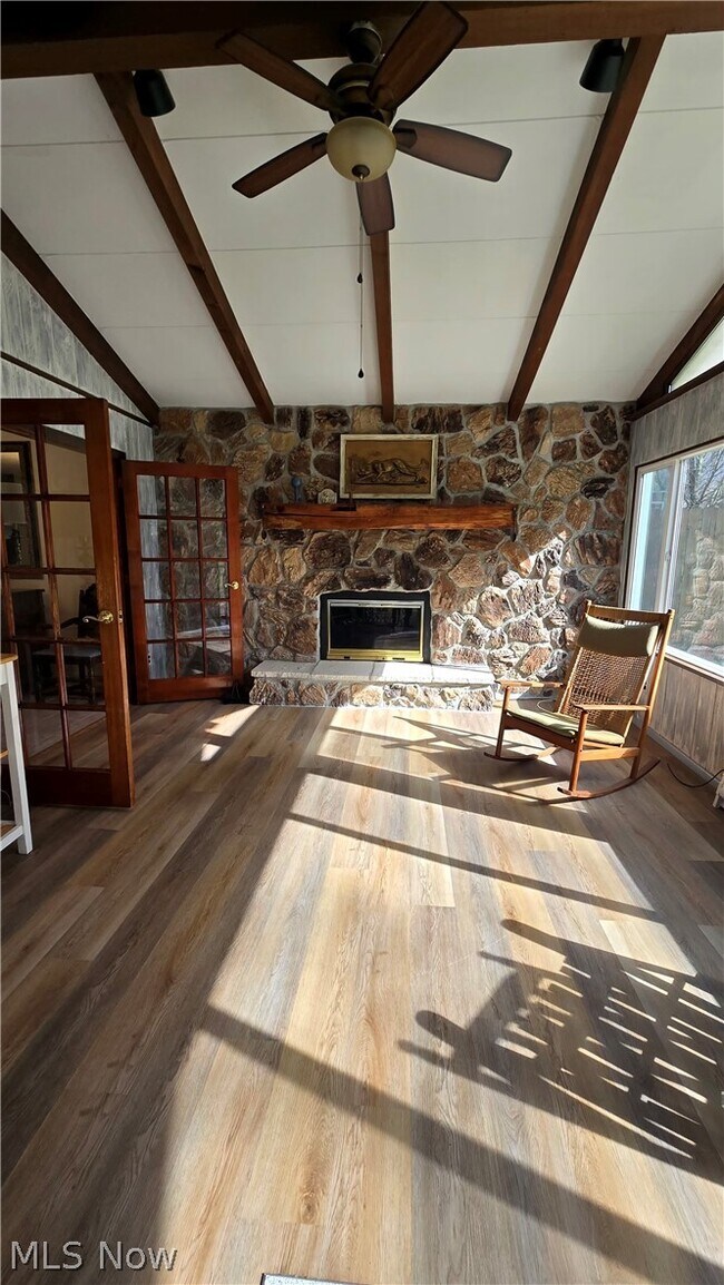 Building Photo - 2319 Green Acres Dr