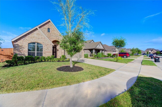 Building Photo - 13030 Sheildaig St