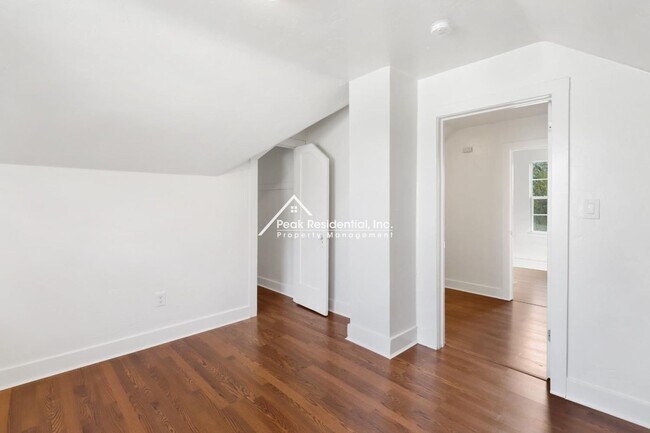 Building Photo - 1812 El Monte Ave