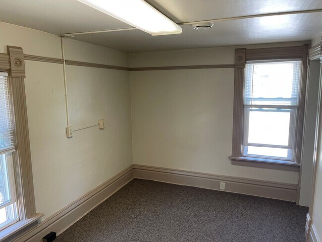 Building Photo - 508 Union Ave