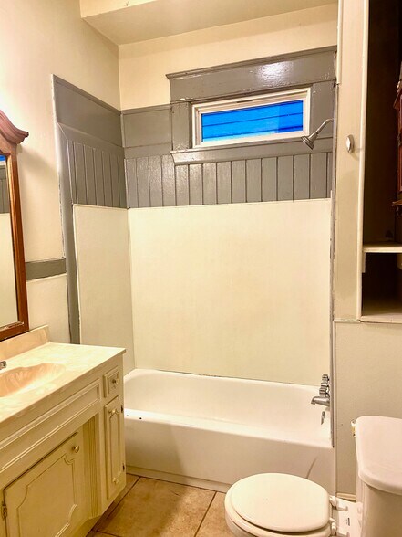 Building Photo - 1432 12th St S