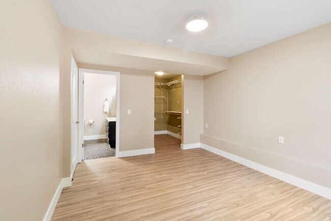 Building Photo - Modern 4-Bedroom Retreat Near Lake Whatcom...