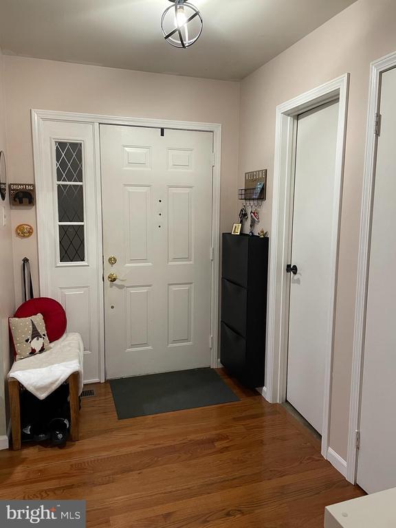 Building Photo - 12 Wanda Ct